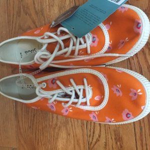 Brand new unworn Tom's laceup sneakers